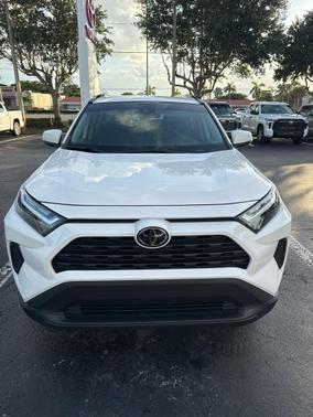 2022 Toyota RAV4 XLE