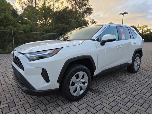 2025 Toyota RAV4 LE