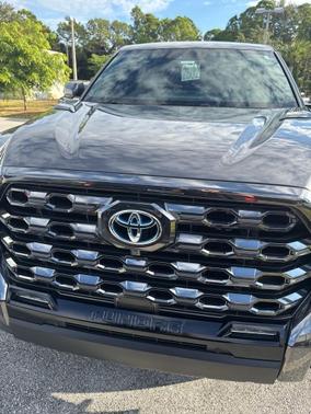 2023 Toyota Tundra Hybrid Platinum
