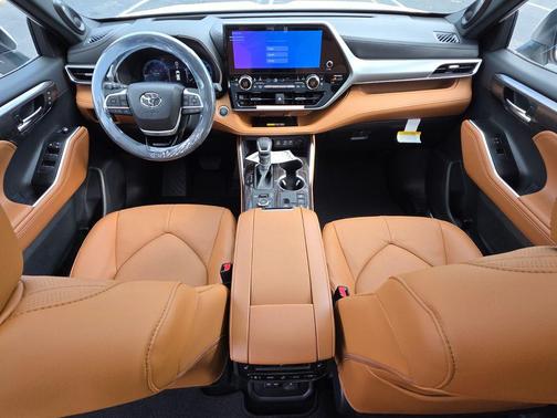 Wind Chill Pearl 2026 Toyota Highlander Platinum