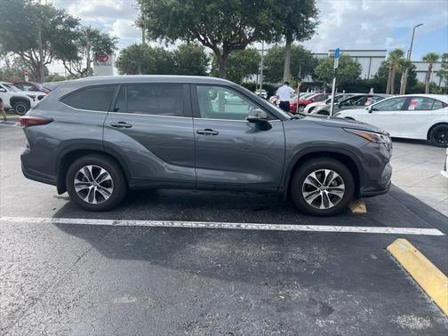 2024 Toyota Highlander XLE
