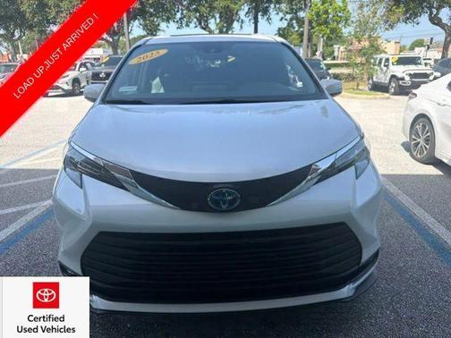 Wind Chill Pearl 2025 Toyota Sienna XLE