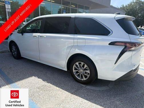 Wind Chill Pearl 2025 Toyota Sienna XLE