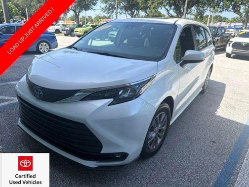 Wind Chill Pearl 2025 Toyota Sienna XLE