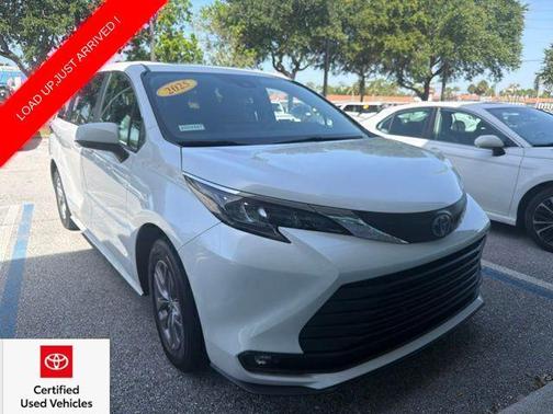 Wind Chill Pearl 2025 Toyota Sienna XLE