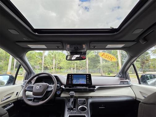 2024 Toyota Sienna Platinum