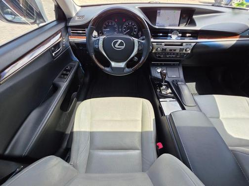 Silver Lining Metallic 2014 Lexus ES 350 Base