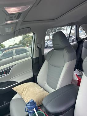 2025 Toyota RAV4 Hybrid XLE Premium