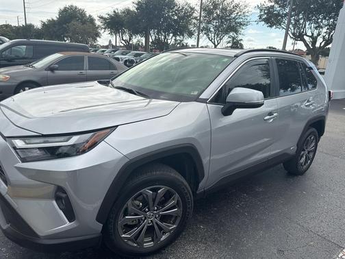 2025 Toyota RAV4 Hybrid XLE Premium