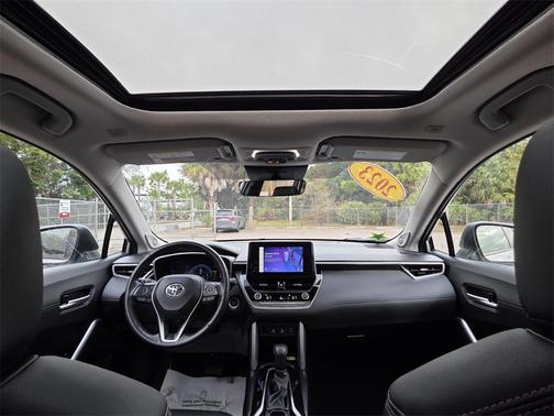 2023 Toyota Corolla Cross XLE