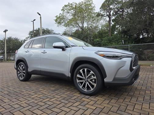2023 Toyota Corolla Cross XLE