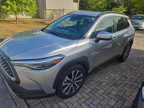 2023 Toyota Corolla Cross XLE