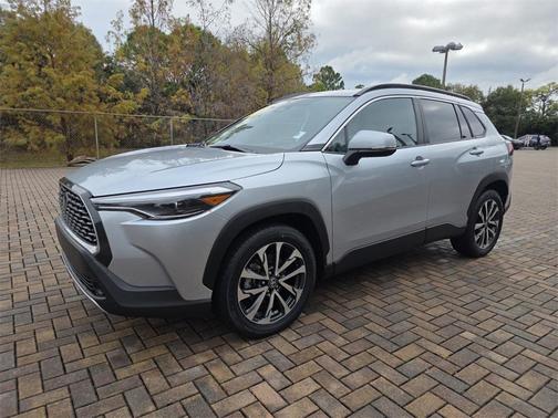 2023 Toyota Corolla Cross XLE