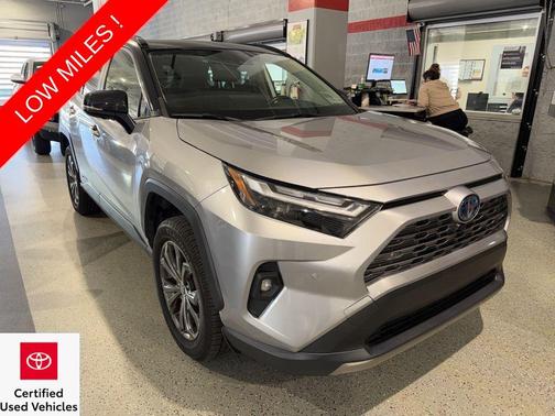 2024 Toyota RAV4 Hybrid SE