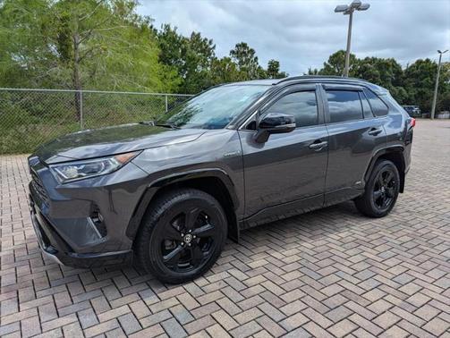 2020 Toyota RAV4 Hybrid SE