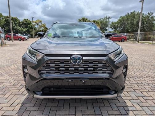 2020 Toyota RAV4 Hybrid SE