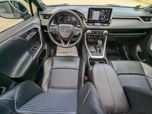 2020 Toyota RAV4 Hybrid SE