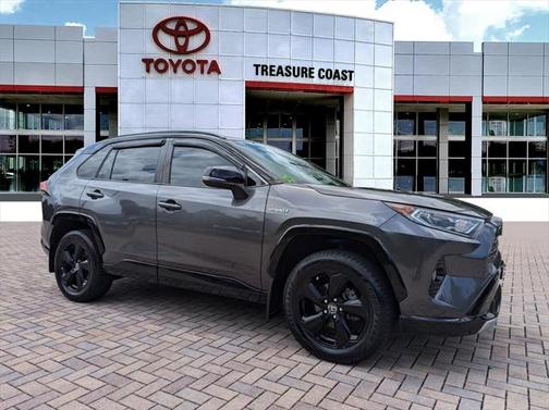 2020 Toyota RAV4 Hybrid SE