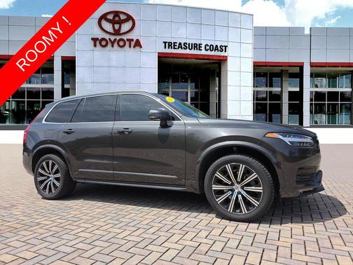 Platinum Grey Metallic 2023 Volvo XC90 B6 Core
