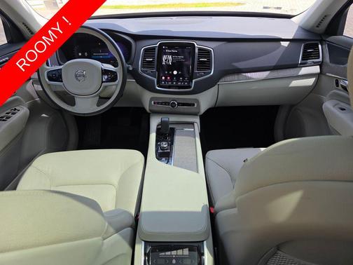 Platinum Grey Metallic 2023 Volvo XC90 B6 Core