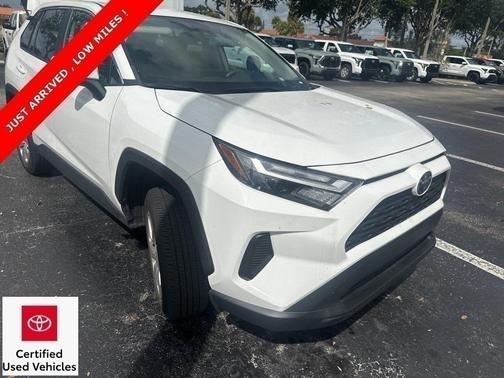 2023 Toyota RAV4 LE