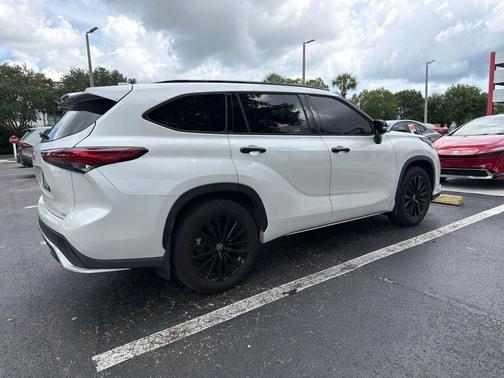 Wind Chill Pearl 2023 Toyota Highlander XSE