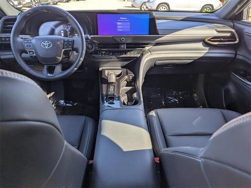 2025 Toyota Crown Signia XLE
