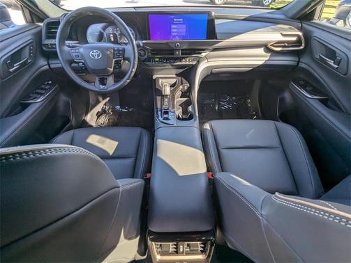 2025 Toyota Crown Signia XLE