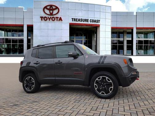 Granite Crystal Metallic Clearcoat 2017 Jeep Renegade Trailhawk