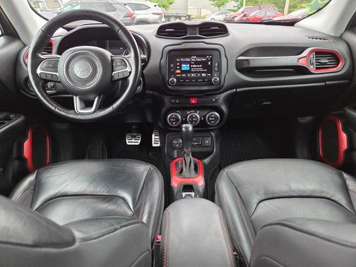 Granite Crystal Metallic Clearcoat 2017 Jeep Renegade Trailhawk