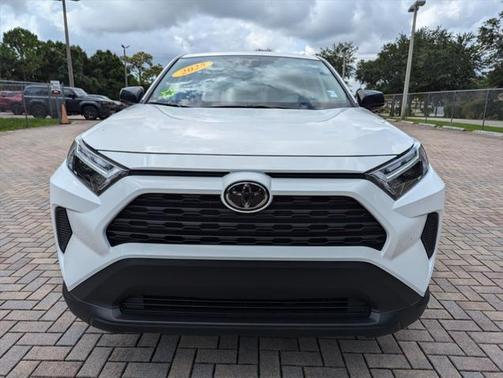 2025 Toyota RAV4 LE