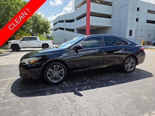 Midnight Black Metallic 2017 Toyota Camry SE