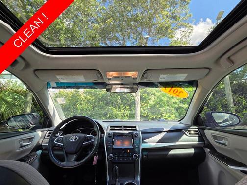 Midnight Black Metallic 2017 Toyota Camry SE