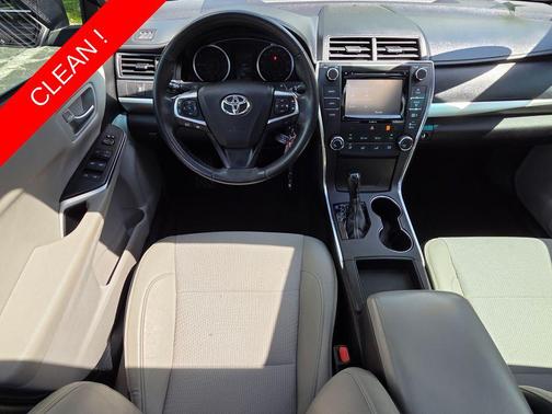 Midnight Black Metallic 2017 Toyota Camry SE
