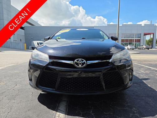 Midnight Black Metallic 2017 Toyota Camry SE