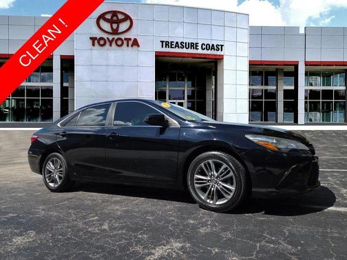 Midnight Black Metallic 2017 Toyota Camry SE
