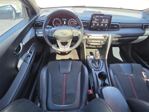 2019 Hyundai Veloster Base