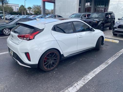 2019 Hyundai Veloster Base