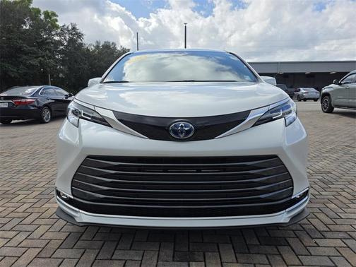 2024 Toyota Sienna Limited