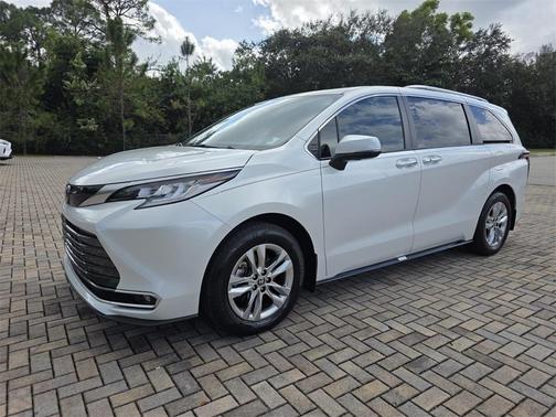 2024 Toyota Sienna Limited