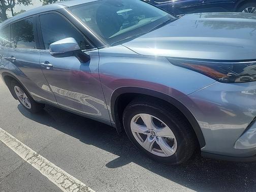2024 Toyota Highlander LE