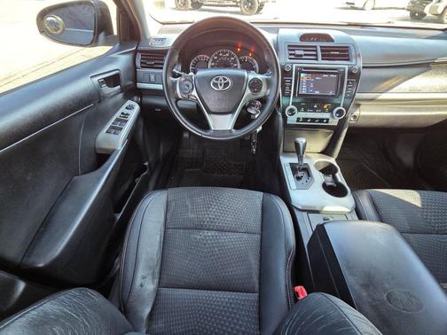 Magnetic Gray Metallic 2014 Toyota Camry SE