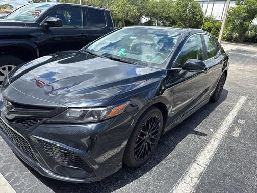 2022 Toyota Camry SE