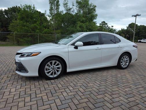Ice Cap 2024 Toyota Camry LE