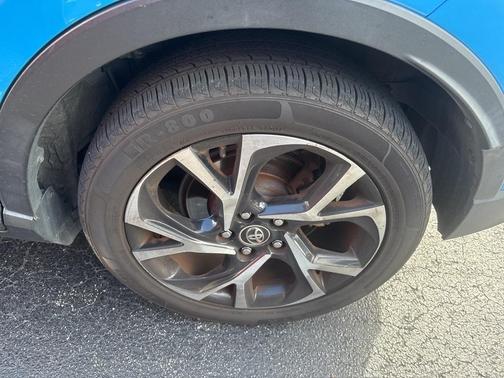 2019 Toyota C-HR XLE