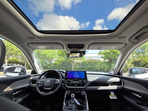 Wind Chill Pearl 2026 Toyota Grand Highlander Limited