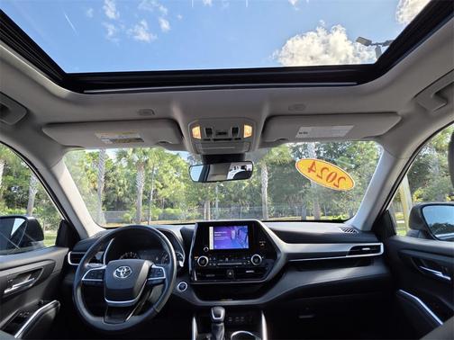 2024 Toyota Highlander XLE