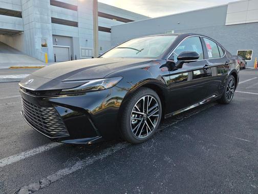 Midnight Black Metallic 2025 Toyota Camry XLE