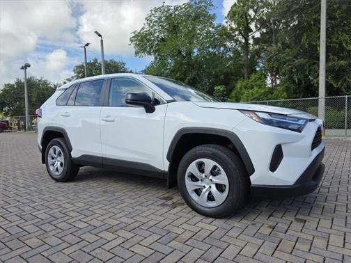 2025 Toyota RAV4 LE
