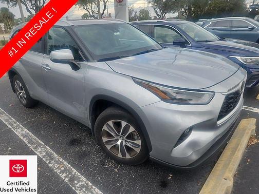 Celestial Silver Metallic 2023 Toyota Highlander XLE